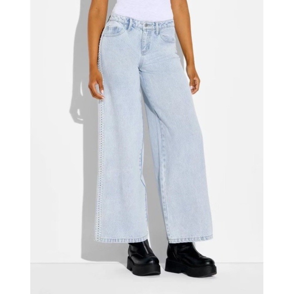 Women's Size 14 Mid-Rise Ultra Wide Leg Baggy Jeans - Wild Fable Light Wash Lace - Picture 2 of 7